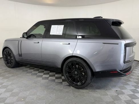 Used 2024 Land Rover Range Rover SE AWD/4WD image 4