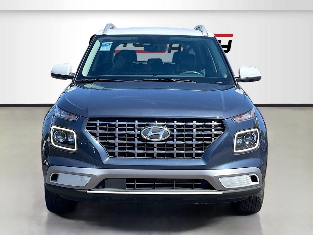 Used 2024 Hyundai Venue Limited FWD image 2