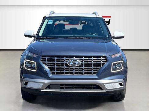 Used 2024 Hyundai Venue Limited FWD image 2