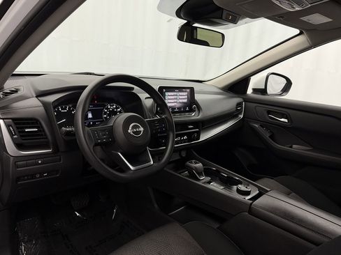 Used 2024 Nissan Rogue SV image 7