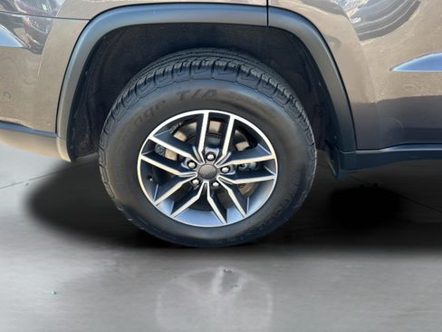 Used 2020 Jeep Grand Cherokee Limited w/ Luxury Group II AWD/4WD image 35
