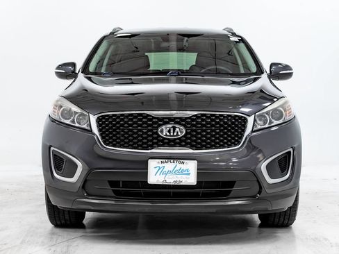 Used 2016 Kia Sorento FWD image 4