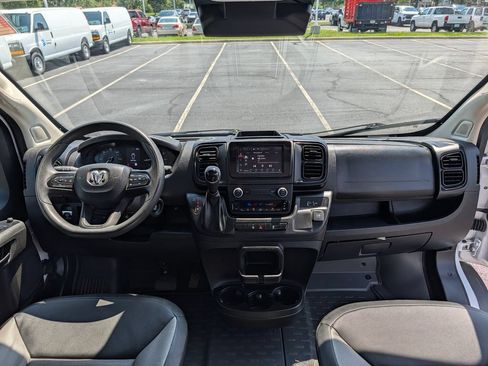 Used 2025 RAM ProMaster 3500 w/ Convenience Group FWD image 2