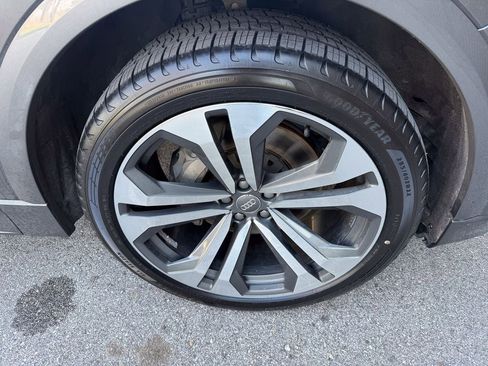 Used 2019 Audi Q8 Prestige w/ Towing Package AWD/4WD image 56