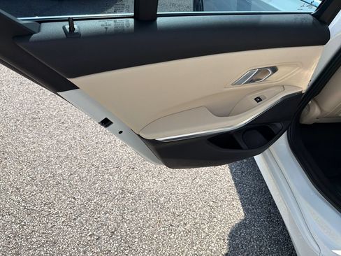 Used 2022 BMW 330i Sedan w/ Driving Assistance Package RWD image 21