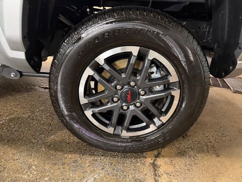 Used 2025 Toyota Tacoma TRD Sport w/ TRD Sport Upgrade Package image 26