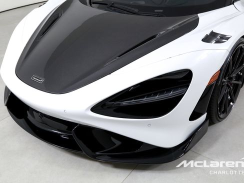 Used 2022 McLaren 765LT image 25