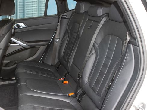 Used 2020 BMW X6 sDrive40i w/ Premium Package RWD image 12