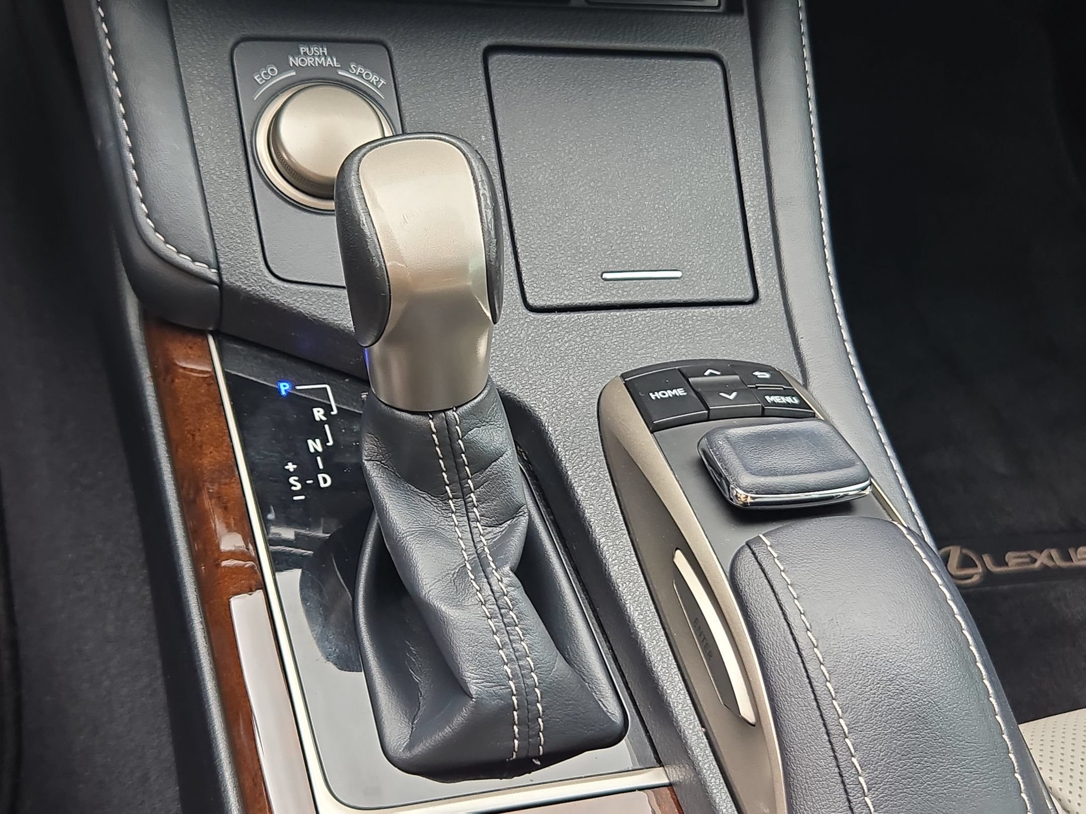 Used 2018 Lexus ES 350 w/ Luxury Package w/Wood Trim FWD image 18