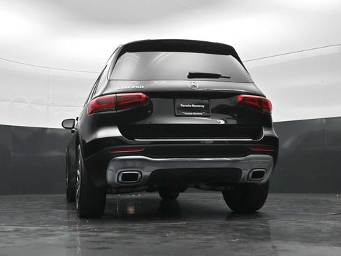 Used 2022 Mercedes-Benz GLB 250 image 38