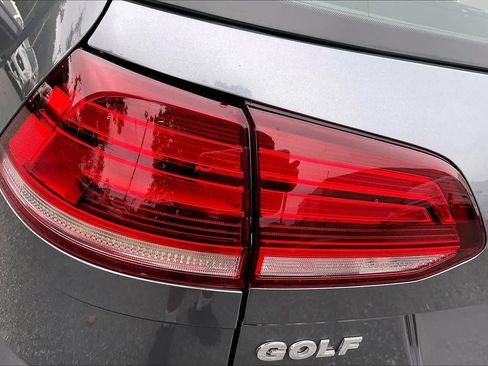 Used 2019 Volkswagen Golf S FWD image 27