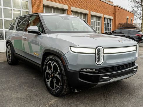 Used 2024 Rivian R1S Adventure image 6