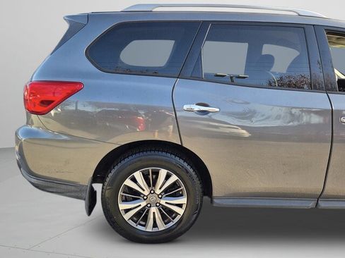 Used 2018 Nissan Pathfinder S image 28