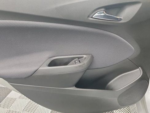 Used 2018 Chevrolet Cruze LT FWD image 14