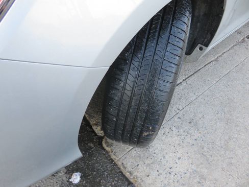 Used 2012 Toyota Camry LE image 28