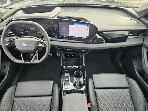 New 2025 Audi SQ6 e-tron Premium Plus image 4