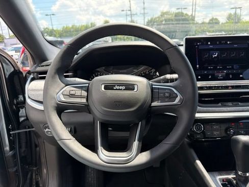 Used 2023 Jeep Compass Latitude AWD/4WD image 23