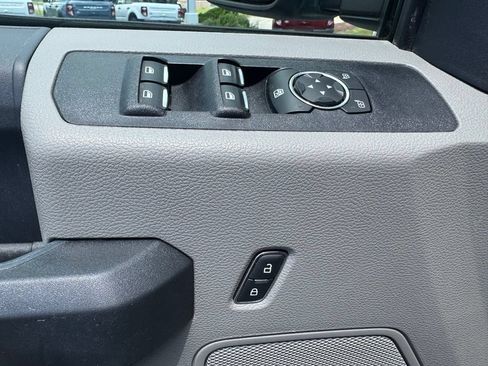 Used 2022 Ford F250 XL w/ STX Appearance Package AWD/4WD image 16