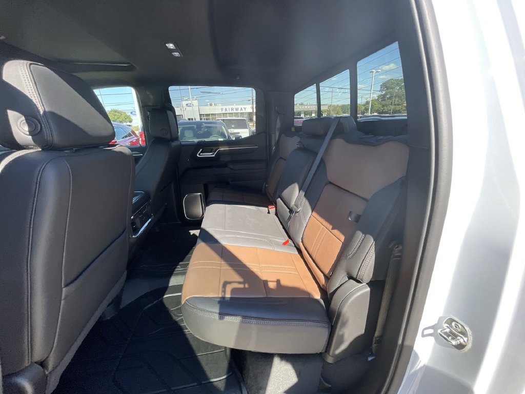 Used 2026 Chevrolet Silverado 1500 High Country AWD/4WD image 26