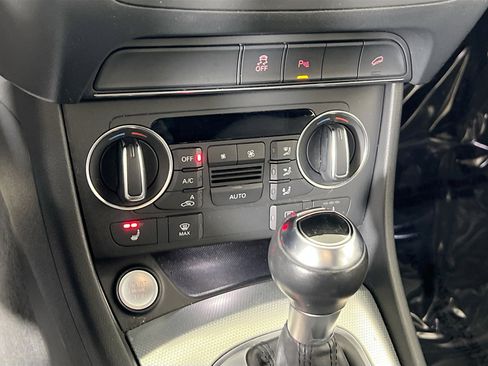 Used 2018 Audi Q3 2.0T Premium w/ Convenience Package image 15