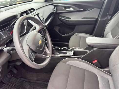 Used 2022 Chevrolet TrailBlazer LT w/ Convenience Package FWD image 12