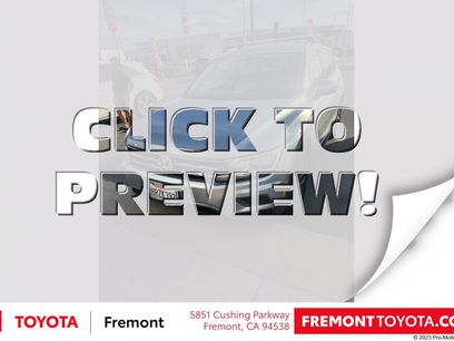 Used 2020 Volkswagen Tiguan SE w/ Panoramic Sunroof Package