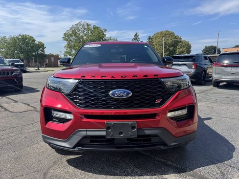 Used 2023 Ford Explorer ST w/ Technology Package AWD/4WD image 4