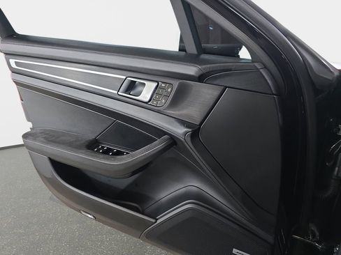 Used 2020 Porsche Panamera GTS image 27