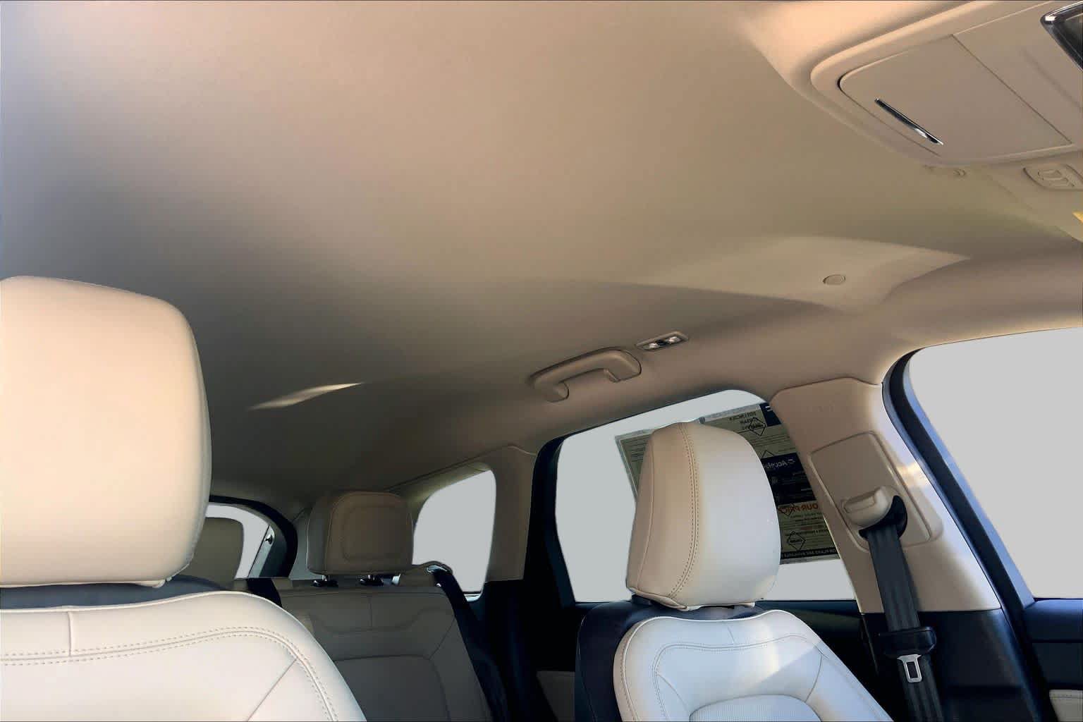 Used 2025 Lincoln Corsair Reserve AWD/4WD image 13