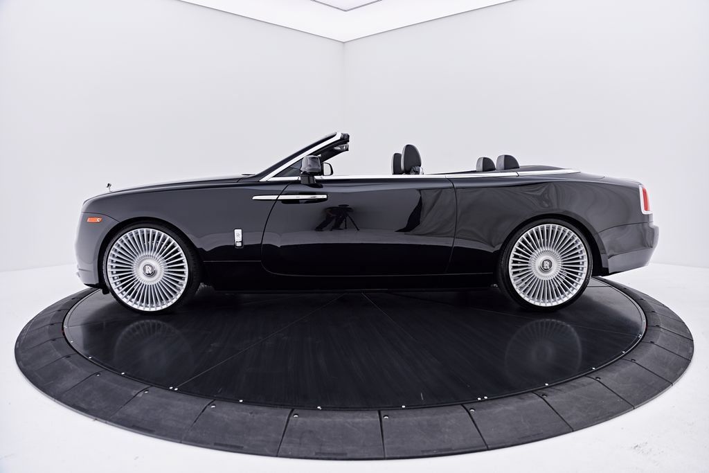 Used 2019 Rolls-Royce Dawn RWD image 17
