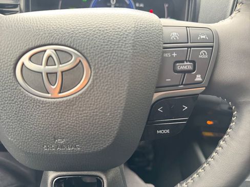 Used 2025 Toyota Camry SE w/ Convenience Package AWD/4WD image 30