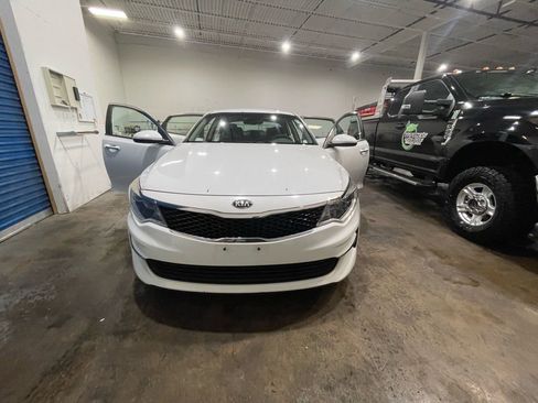 Used 2016 Kia Optima LX w/ LX Convenience Package image 19