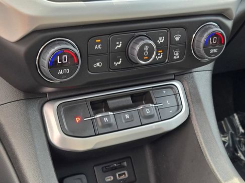 Used 2023 GMC Acadia SLT w/ Elevation Edition AWD/4WD image 40