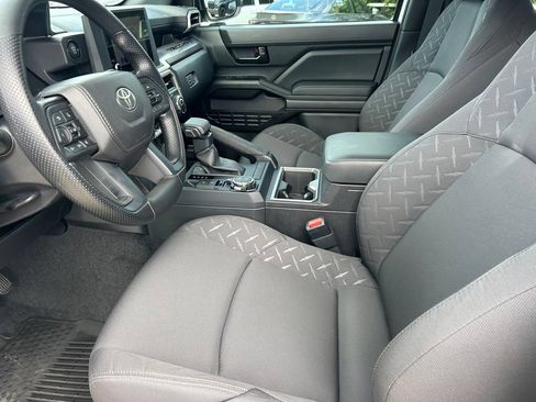 Used 2026 Toyota Tacoma SR5 AWD/4WD image 11
