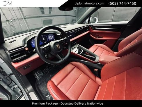 Used 2025 Porsche Macan 4 Electric w/ Premium Package AWD/4WD image 17