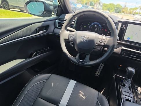 Used 2026 Toyota Camry Hybrid w/ Multimedia Upgrade Package FWD image 8