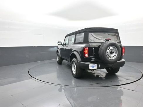 New 2026 Ford Bronco Base image 5