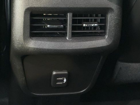 Used 2022 Chevrolet Equinox Premier image 30