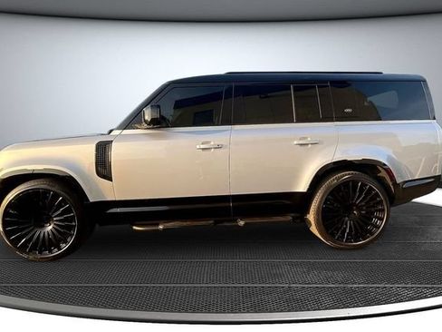 Used 2023 Land Rover Defender 130 X-Dynamic SE AWD/4WD image 8