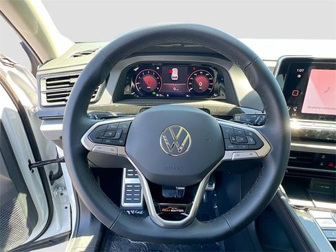 New 2024 Volkswagen Atlas Peak Edition SE image 11