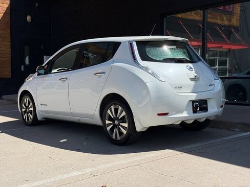 Used 2015 Nissan Leaf SV w/ LED & Quick Charge Package FWD image 17