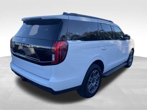 Used 2025 Ford Expedition Active image 5