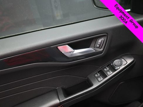 Used 2025 Ford Escape ST-Line FWD image 6