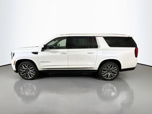 Used 2025 GMC Yukon XL Denali Ultimate AWD/4WD image 4