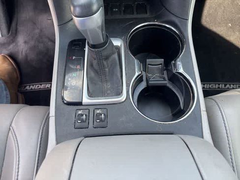 Used 2017 Toyota Highlander XLE FWD image 17