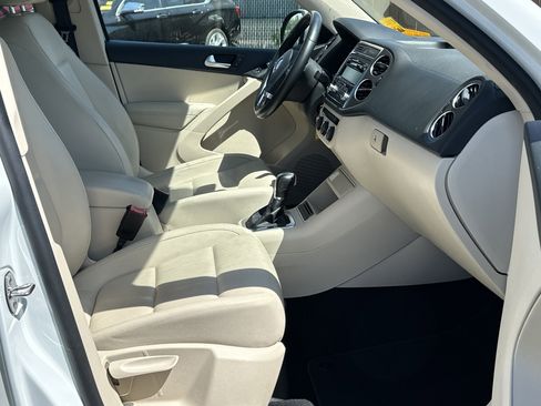 Used 2014 Volkswagen Tiguan S FWD image 12