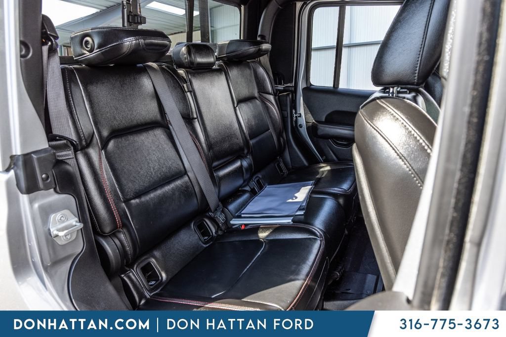 Used 2020 Jeep Gladiator Rubicon w/ Dual Top Group AWD/4WD image 17