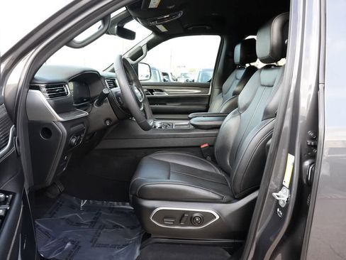 Used 2022 Jeep Wagoneer Series II image 17