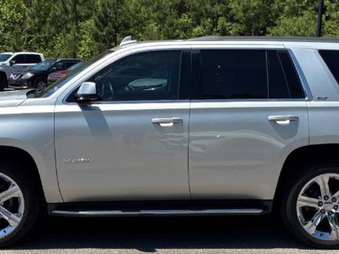 Used 2017 GMC Yukon SLT w/ HD Trailering Package RWD image 2