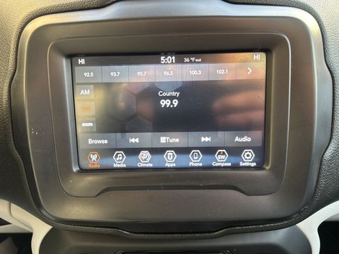 Used 2019 Jeep Renegade Latitude image 16